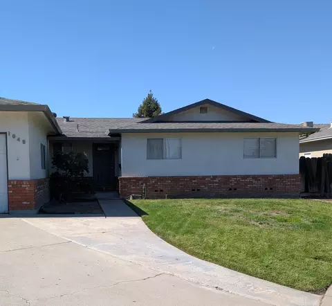 Exterior - 1049 Ruby Pl, Manteca, CA 95336 photo 2 of 6