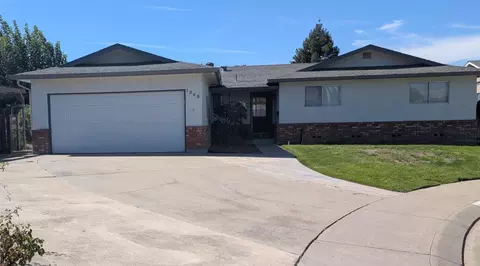 1049 Ruby Pl, Manteca, CA 95336