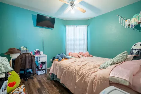 Bedroom - 1089 La Mesa St, Escalon, CA 95320 photo 3 of 3