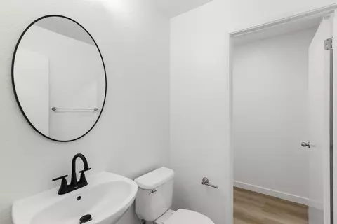 Bath - 16711 Colonial Trl, Lathrop, CA 95330 photo 1 of 4
