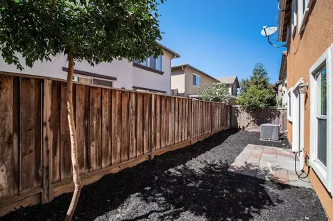 Exterior - 16711 Colonial Trl, Lathrop, CA 95330 photo 6 of 8