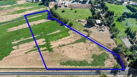5 Morrison Rd, Oakdale, CA 95361