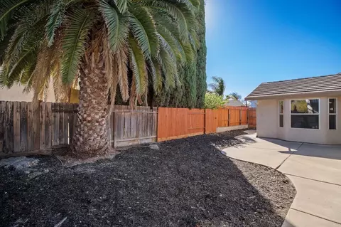 Exterior - 1620 W Kavanagh Ave, Tracy, CA 95376 photo 7 of 8