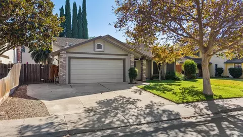 Exterior - 1620 W Kavanagh Ave, Tracy, CA 95376 photo 3 of 8