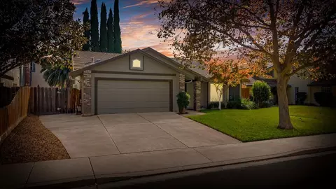 Exterior - 1620 W Kavanagh Ave, Tracy, CA 95376 photo 2 of 8