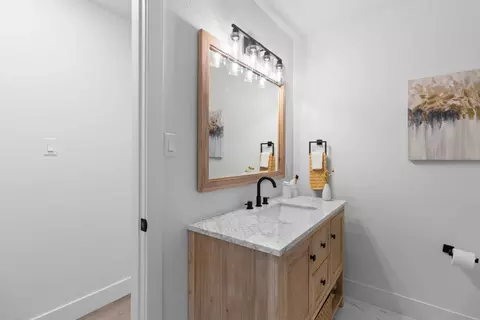 Bath - 3232 Mission Ave, Carmichael, CA 95608 photo 3 of 4
