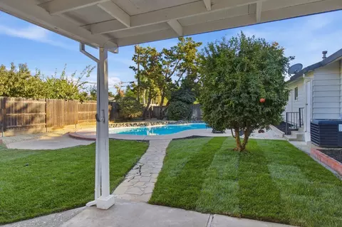 Exterior - 3232 Mission Ave, Carmichael, CA 95608 photo 2 of 6