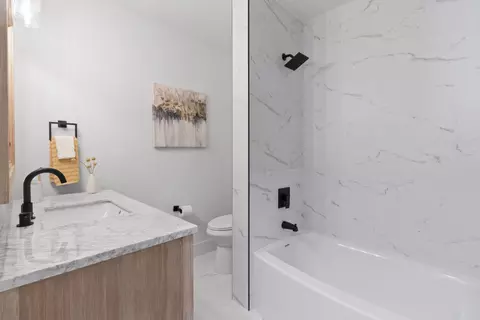 Bath - 3232 Mission Ave, Carmichael, CA 95608 photo 4 of 4