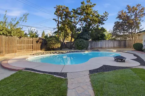 Exterior - 3232 Mission Ave, Carmichael, CA 95608 photo 4 of 6