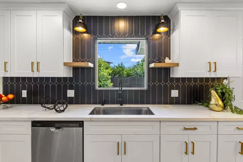 Kitchen - 3232 Mission Ave, Carmichael, CA 95608 photo 2 of 3