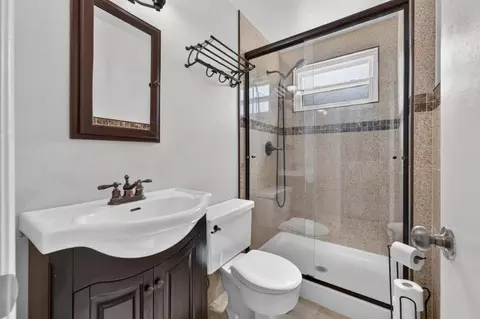 Bath - 117 Perraud Dr, Folsom, CA 95630 photo 2 of 3
