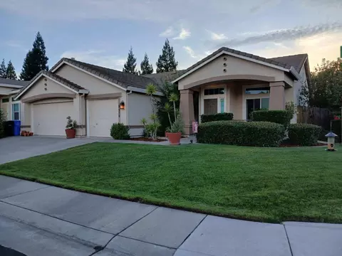 8428 Alameda Park Dr, Elk Grove, CA 95624