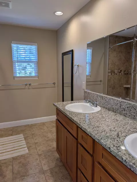 Bath - 21895 One Fine Pl, Colfax, CA 95713 photo 3 of 11