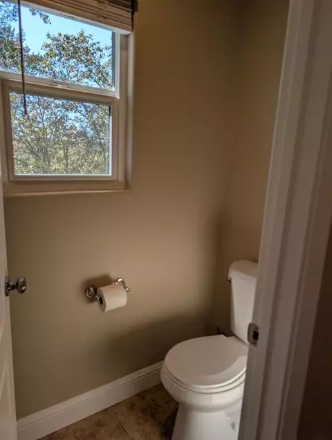 Bath - 21895 One Fine Pl, Colfax, CA 95713 photo 4 of 11