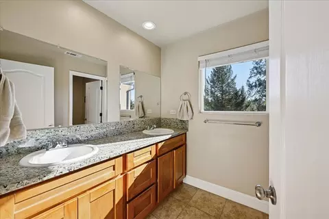 Bath - 21895 One Fine Pl, Colfax, CA 95713 photo 9 of 11