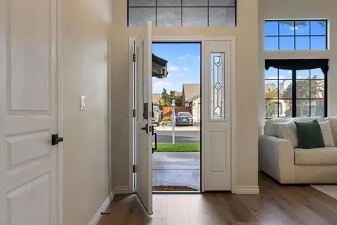 Entry Way - 1786 Brookside Dr, Manteca, CA 95336 photo 2 of 10