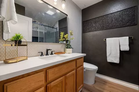 Bath - 1786 Brookside Dr, Manteca, CA 95336 photo 1 of 4