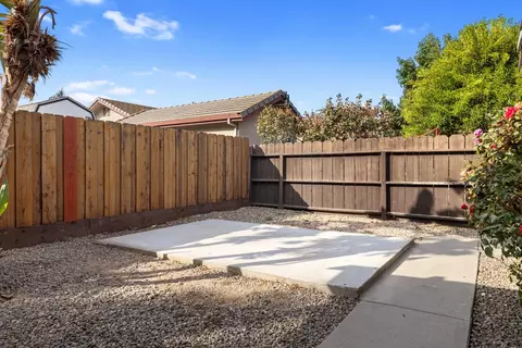 Exterior - 1786 Brookside Dr, Manteca, CA 95336 photo 4 of 4