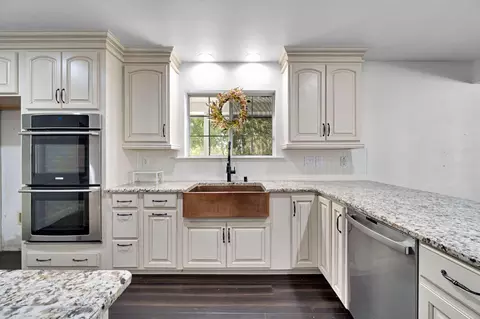 Kitchen - 15446 Monreal Rd, Madera, CA 93636 photo 5 of 7