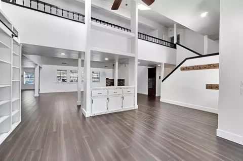 Living - 15446 Monreal Rd, Madera, CA 93636 photo 2 of 11