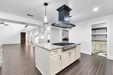 Kitchen - 15446 Monreal Rd, Madera, CA 93636 photo 6 of 7