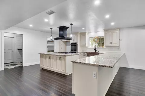 Kitchen - 15446 Monreal Rd, Madera, CA 93636 photo 1 of 7