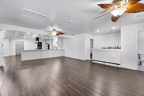 Living - 15446 Monreal Rd, Madera, CA 93636 photo 9 of 11
