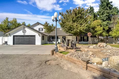 Exterior - 15446 Monreal Rd, Madera, CA 93636 photo 4 of 16