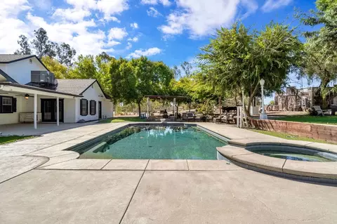 Exterior - 15446 Monreal Rd, Madera, CA 93636 photo 11 of 16