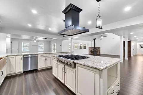 Kitchen - 15446 Monreal Rd, Madera, CA 93636 photo 4 of 7