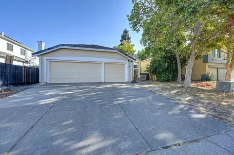 8705 Laguna Star Dr, Elk Grove, CA 95758