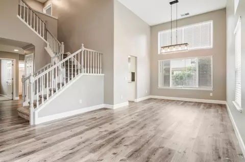 Living - 422 Montclair Ln, Tracy, CA 95376 photo 1 of 3