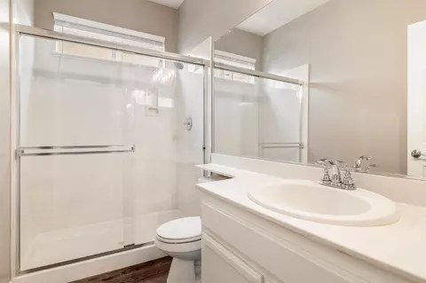 Bath - 422 Montclair Ln, Tracy, CA 95376 photo 1 of 5