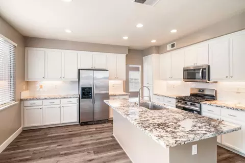 Kitchen - 422 Montclair Ln, Tracy, CA 95376 photo 3 of 3