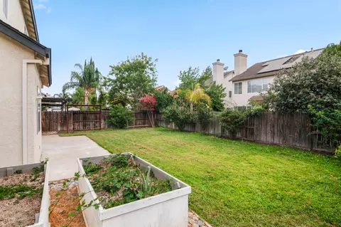 Exterior - 422 Montclair Ln, Tracy, CA 95376 photo 5 of 5