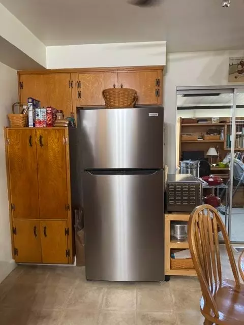 Kitchen - 1912 W Pine St, Lodi, CA 95242 photo 4 of 5