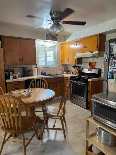 Kitchen - 1912 W Pine St, Lodi, CA 95242 photo 3 of 5