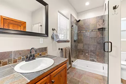 Bath - 1696 Digger Tree Ct, Cool, CA 95614 photo 6 of 6