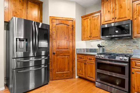 Kitchen - 1696 Digger Tree Ct, Cool, CA 95614 photo 5 of 10