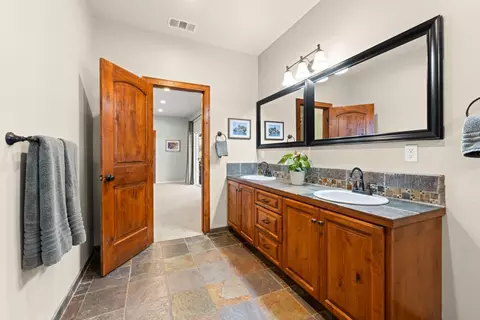 Bath - 1696 Digger Tree Ct, Cool, CA 95614 photo 3 of 6