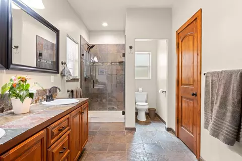 Bath - 1696 Digger Tree Ct, Cool, CA 95614 photo 5 of 6