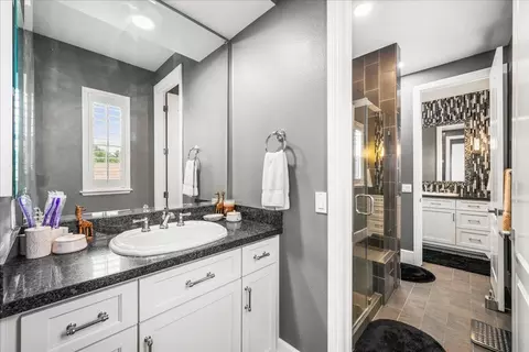 Bath - 3064 Redbridge Rd, Tracy, CA 95377 photo 1 of 5