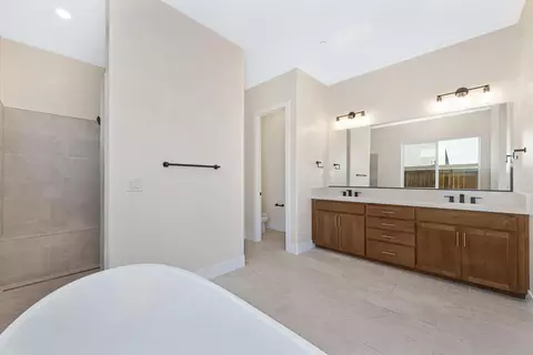 Bath - 1332 Bear Creek Dr, Rocklin, CA 95765 photo 5 of 8