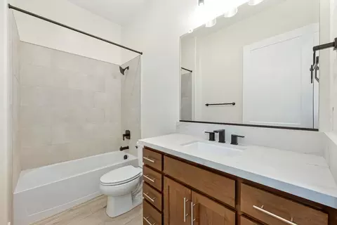 Bath - 1332 Bear Creek Dr, Rocklin, CA 95765 photo 7 of 8