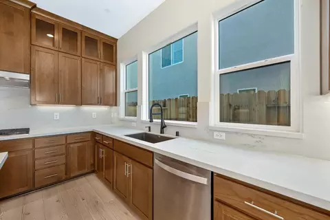 Kitchen - 1332 Bear Creek Dr, Rocklin, CA 95765 photo 3 of 8