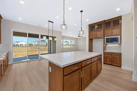 Kitchen - 1332 Bear Creek Dr, Rocklin, CA 95765 photo 5 of 8