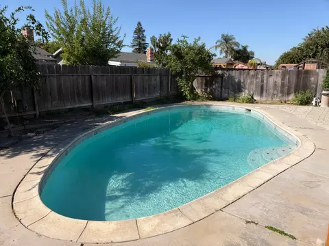 Exterior - 2413 Murray St, Turlock, CA 95382 photo 4 of 11
