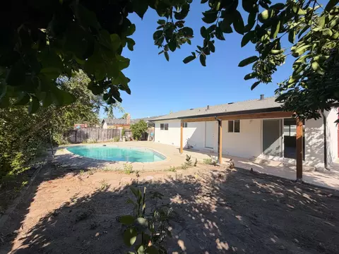 Exterior - 2413 Murray St, Turlock, CA 95382 photo 5 of 11