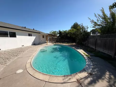 Exterior - 2413 Murray St, Turlock, CA 95382 photo 8 of 11