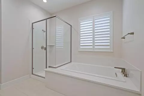 Bath - 2945 Coronado Dr, Lodi, CA 95242 photo 1 of 4